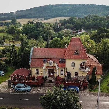Cserhátvölgy Panzió Alsotold Exterior foto