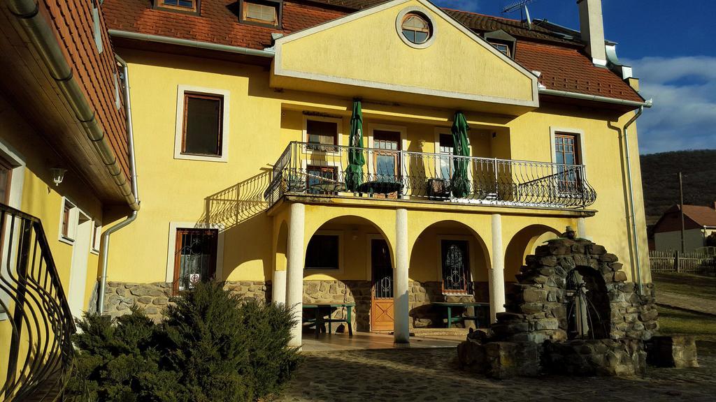 Cserhátvölgy Panzió Alsotold Exterior foto