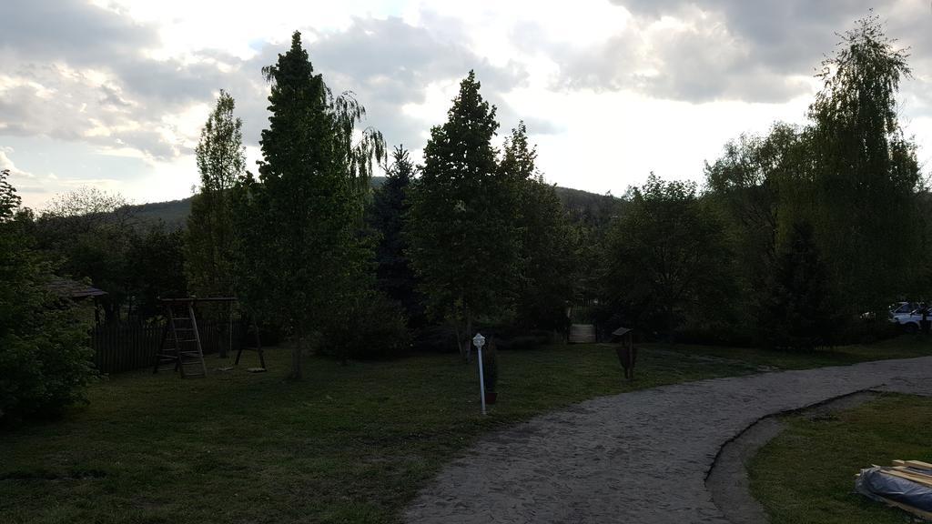 Cserhátvölgy Panzió Alsotold Exterior foto
